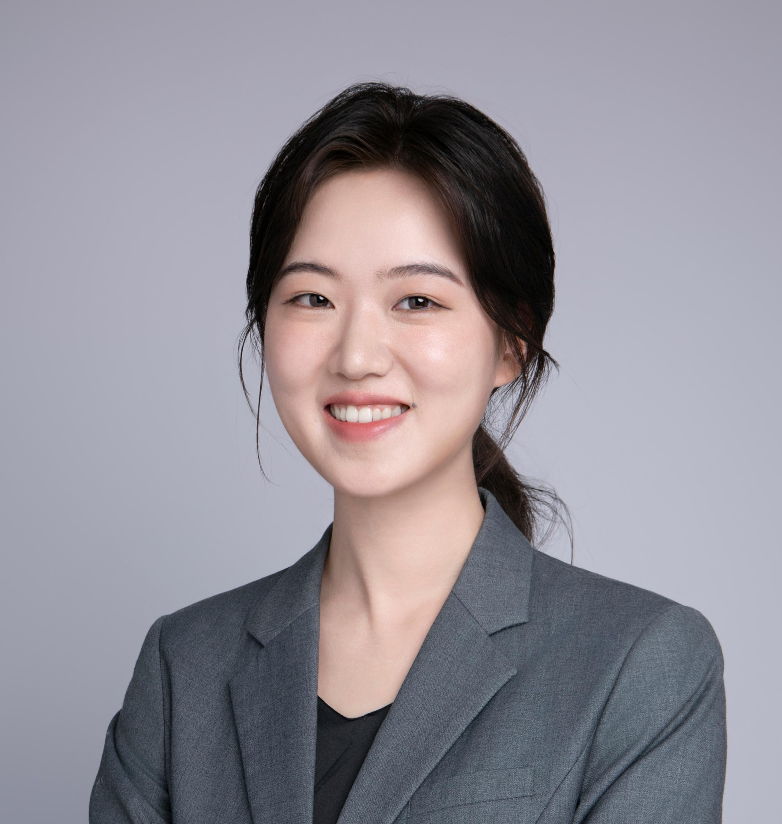 Yuyin Zhu